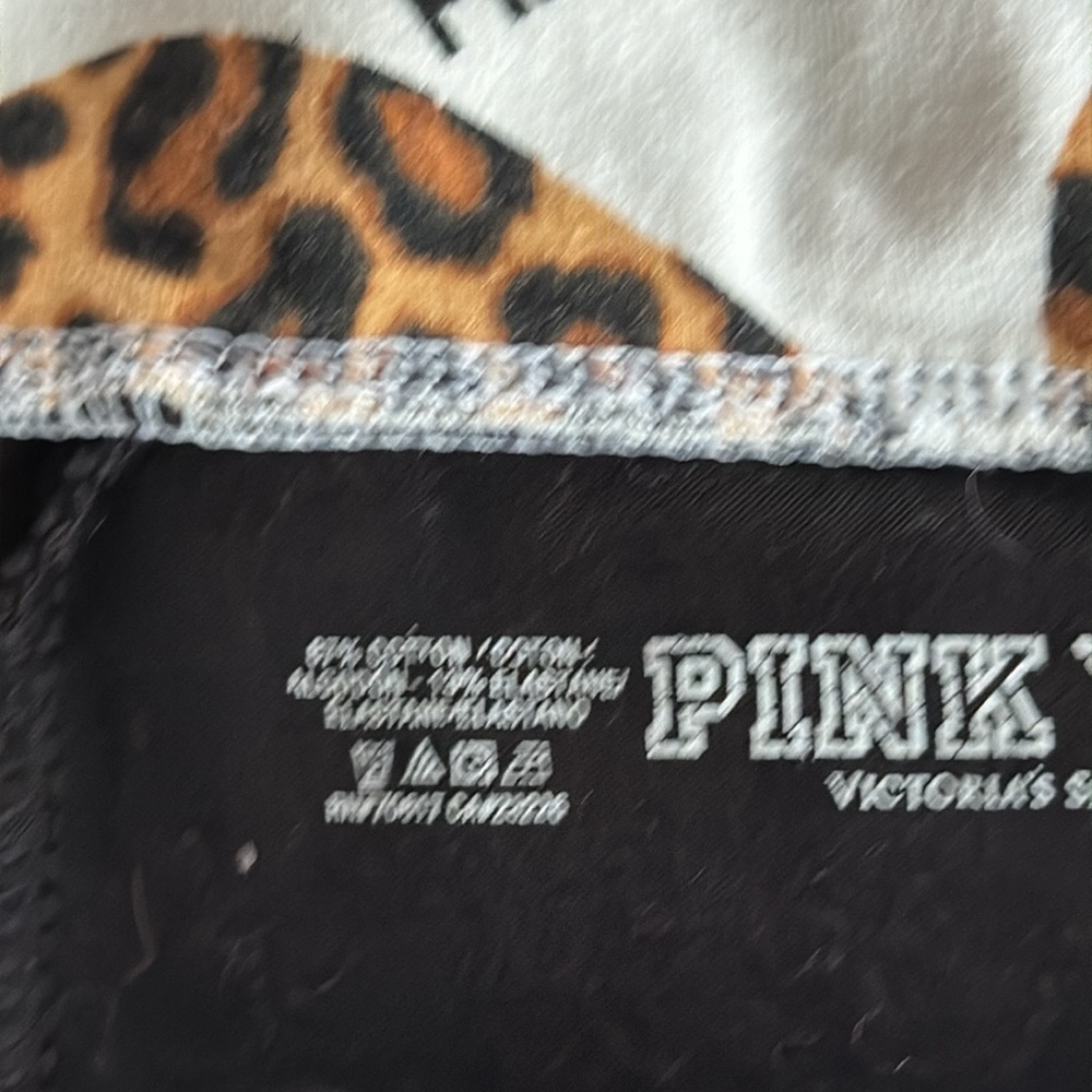 Pink yoga pants. Like new. Size medium - Picture 3 of 4